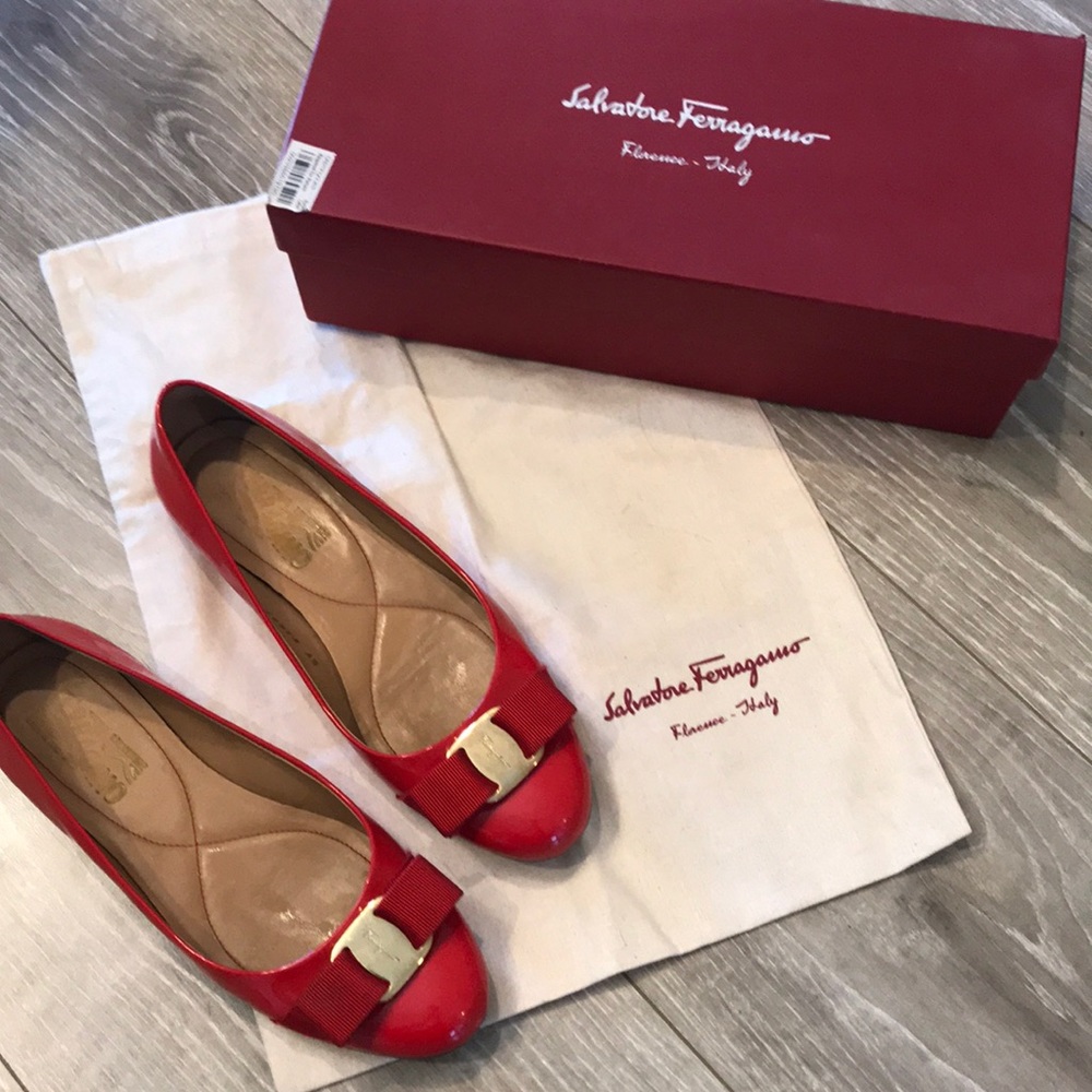 SALVATORE FERRAGAMO Varina Leather Flat